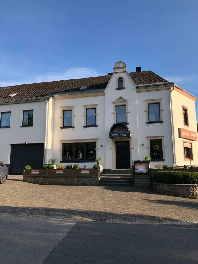 Hotel Brasserie Typisch Kell am See Exteriör bild